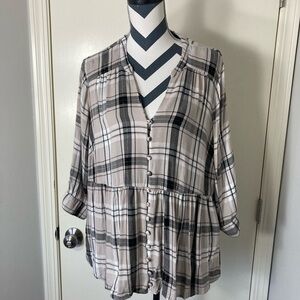 Torrid Women’s Plus Size White & Gray Plaid Button Front‎ Blouse Size 3X